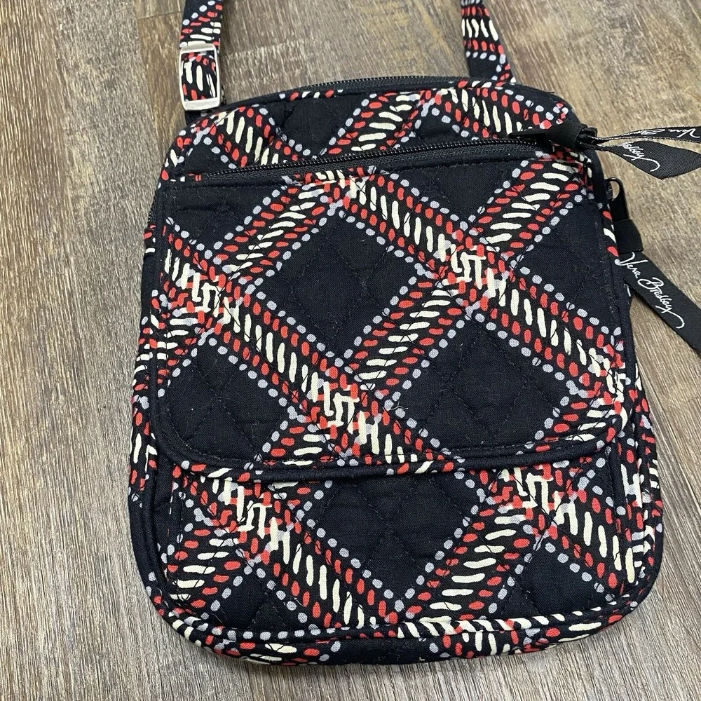 Vera Bradley Mini Hipster Crossbody Bag Black Red White‎ Batik Quilted Cotton